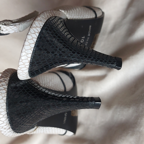 Irregular Choice by Office butterfly faux snakeskin peeptoe heels Size 10 - Picture 4 of 11